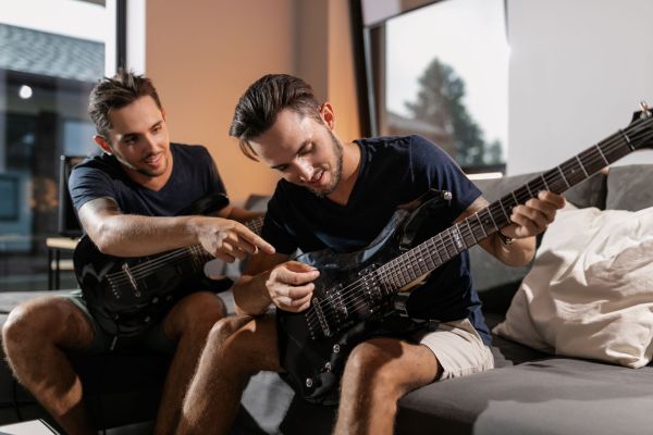 Top 5 profs de guitare à Tours pour des cours personnalisés